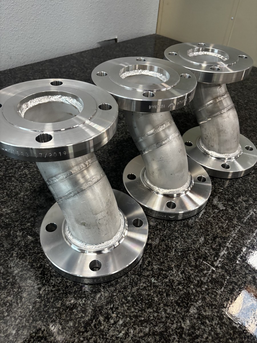 Completed stainless steel pipe spool assemblies with flanges